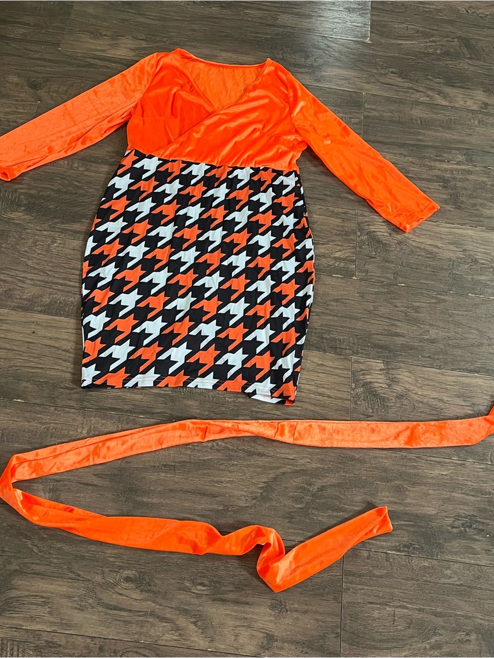 XL bundle Dress, Halloween Outfit and Paparazzi BAT HALLOWEEN EARRing
